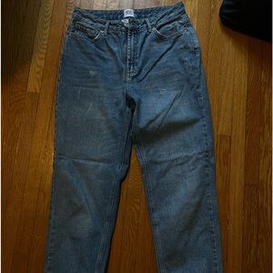 BDG mom jeans 28